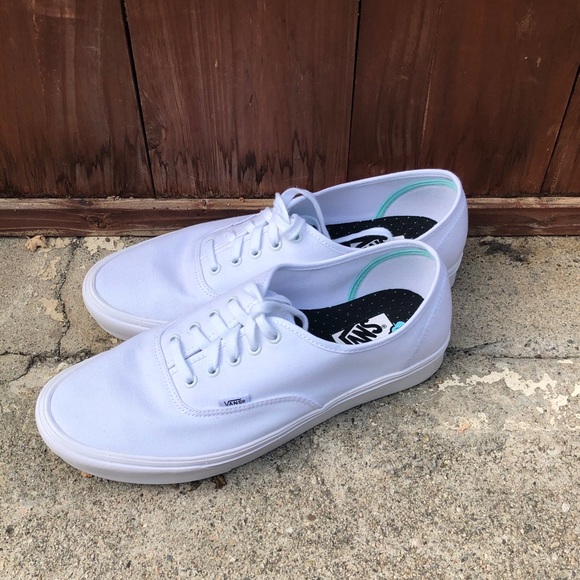 vans authentic comfycush white